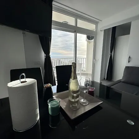 Apartment Panoramic Floor - Americas *